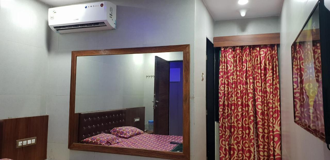 Green Star Lodging Hotel - Mumbai — Photos 3